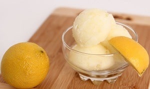 how to make lemon sorbet with a vitamix featured