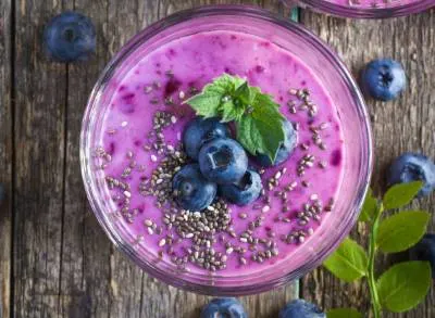 quinoa blueberry healthy smoothie