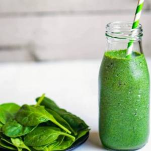 spinach pear vegan smoothie