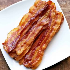 How Long Can Cooked Bacon Sit Out: Simple Tips